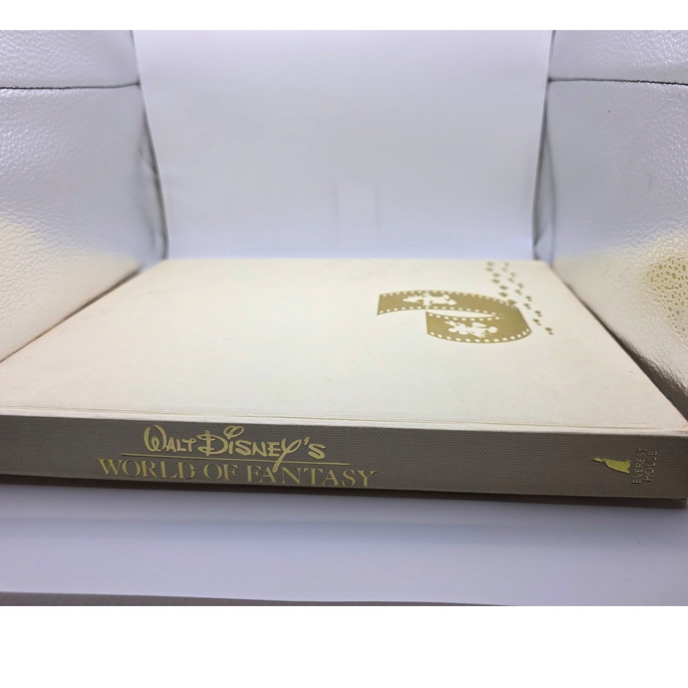 Disney World of Fantasy OS Cream Fair, Loose Spine, 1982, 0-89696-117-6